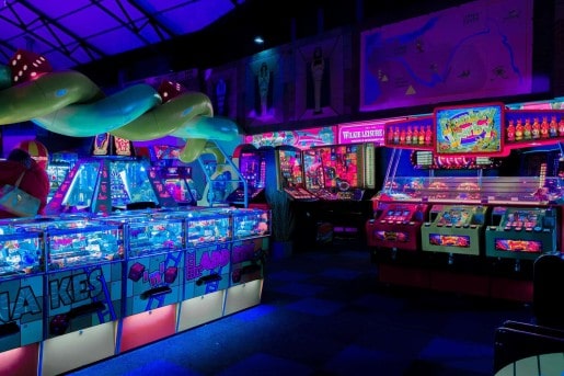Why Do People Prefer Casinos?